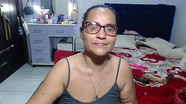 pervert_mommy_ Adlı Modelin Canlı XXX Sohbeti