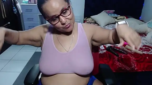 pervert_mommy_'s Live XXX Chat