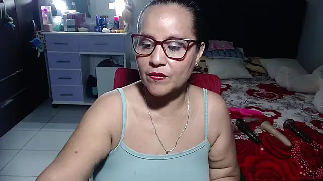 pervert_mommy_'s Webcam Show