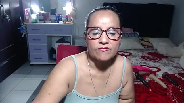 pervert_mommy_'s Webcam Show