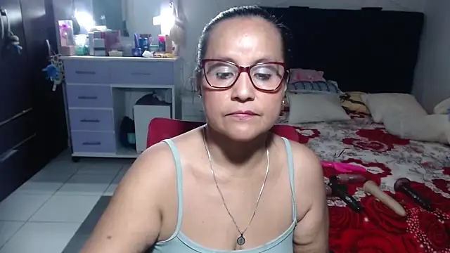Show modela pervert_mommy_ na web-kameri
