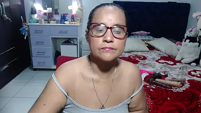 Chat XXX en directo de pervert_mommy_