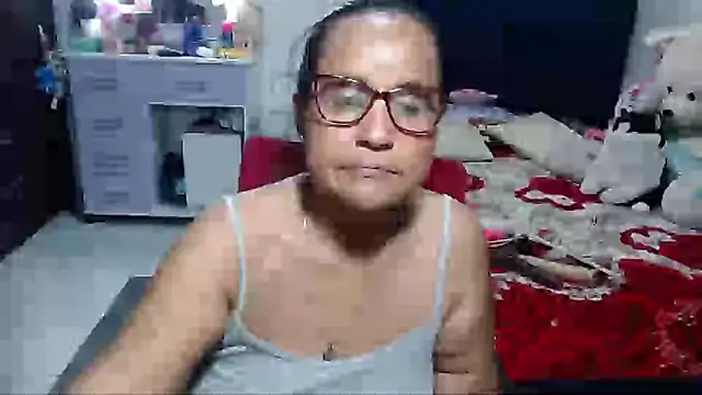 แชท XXX สดของ pervert_mommy_