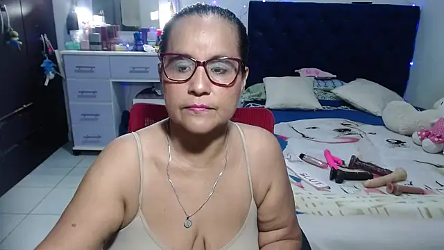pervert_mommy_'s Live XXX Chat