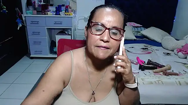 pervert_mommy_'s Live XXX Chat