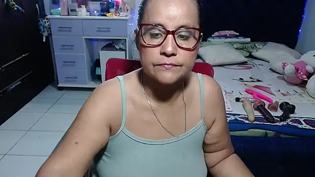 แชท XXX สดของ pervert_mommy_
