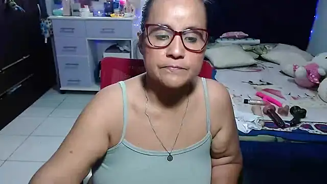 pervert_mommy_'s Live XXX Chat