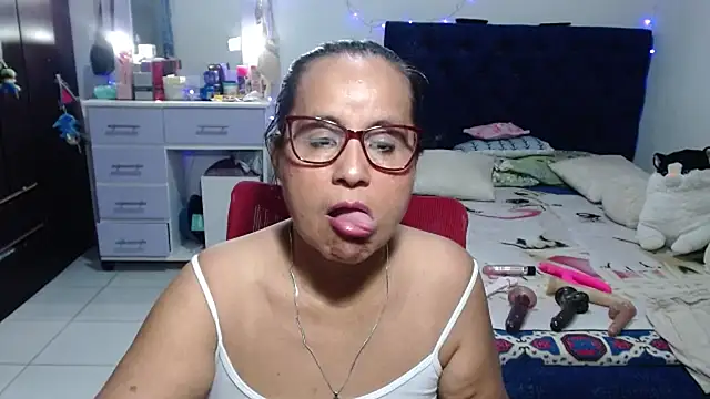 pervert_mommy_'s Live XXX Chat