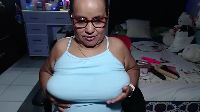 Chat +18 de pervert_mommy_ ao vivo