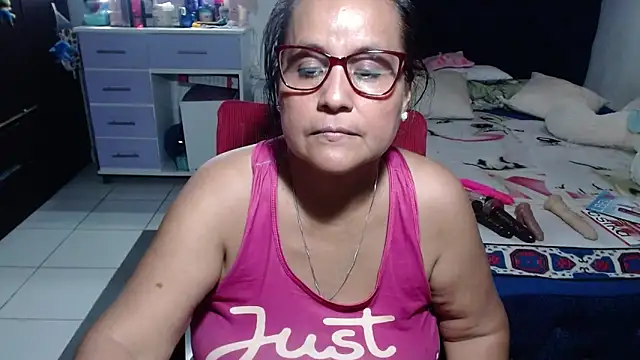 pervert_mommy_ élő XXX-chatje