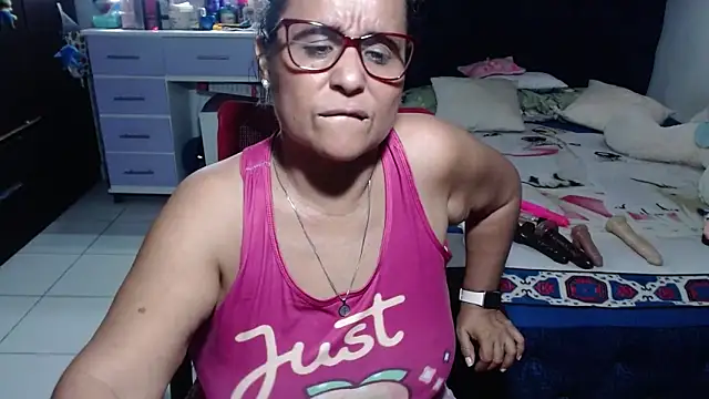 pervert_mommy_'s Live XXX Chat