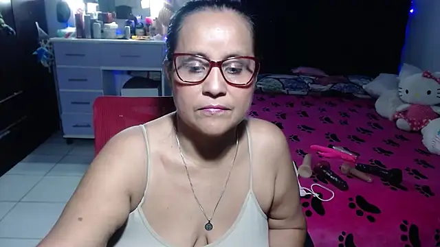 צ'אט XXX בשידור חי של pervert_mommy_