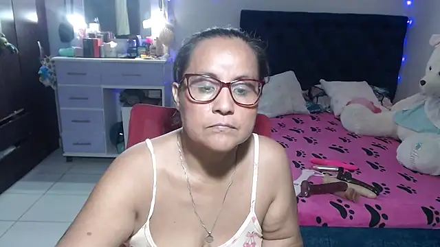 pervert_mommy_'s Live XXX Chat