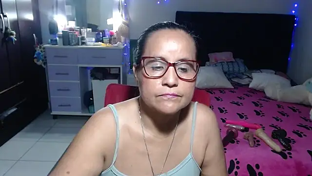 pervert_mommy_'s Live XXX Chat