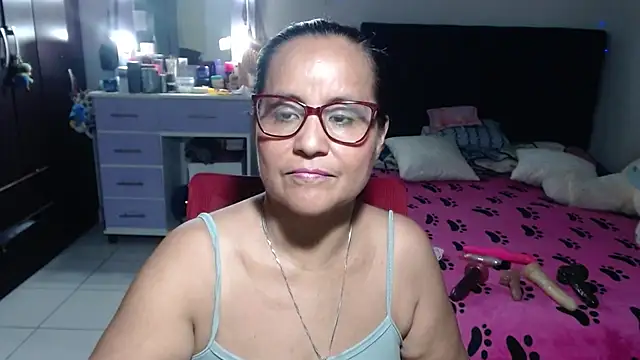 pervert_mommy_'s Webcam Show