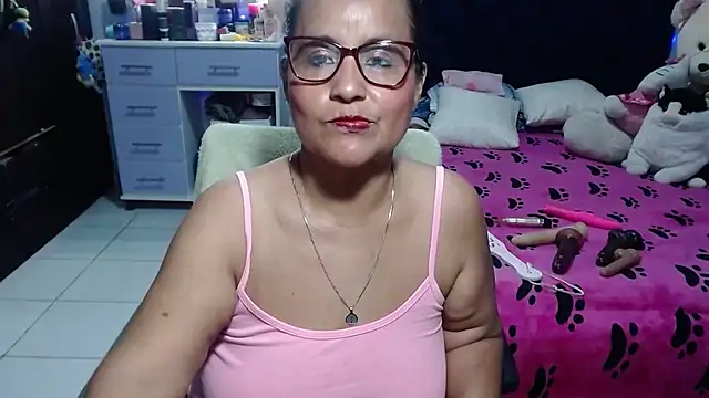 pervert_mommy_ Show in webcam