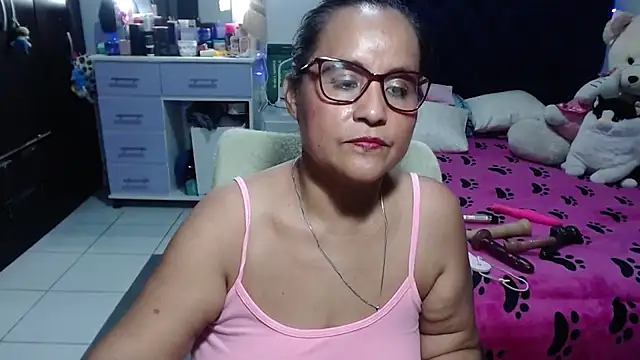 pervert_mommy_'s Webcam Show