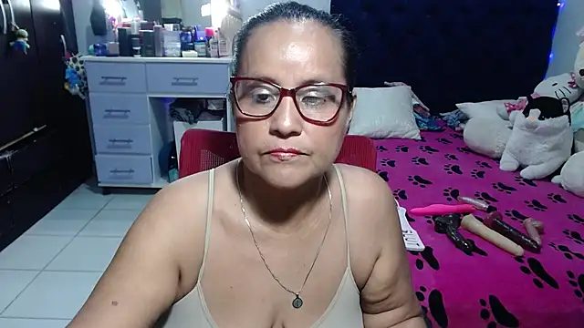 Онлайн чат XXX pervert_mommy_