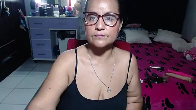 pervert_mommy_'s Live XXX Chat