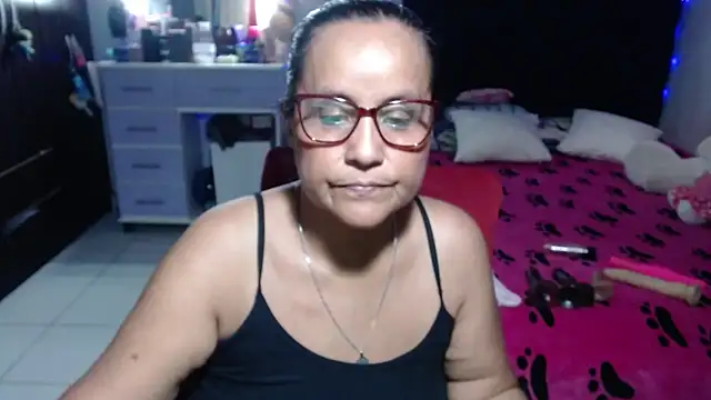 Chat +18 de pervert_mommy_ ao vivo