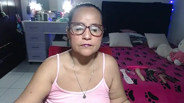 pervert_mommy_'s Webcam Show