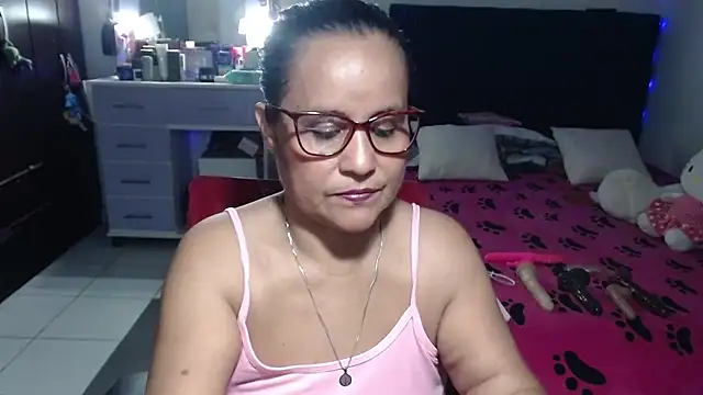pervert_mommy_'s Live XXX Chat