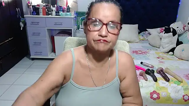 צ'אט XXX בשידור חי של pervert_mommy_