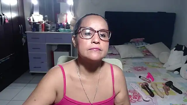 pervert_mommy_'s Live XXX Chat