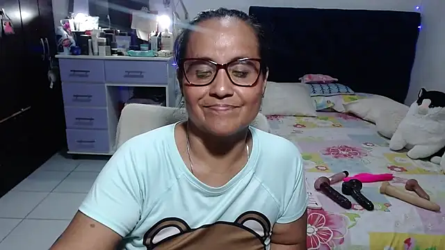 pervert_mommy_'s Live XXX Chat