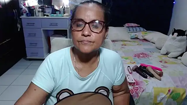 pervert_mommy_'s Live XXX Chat