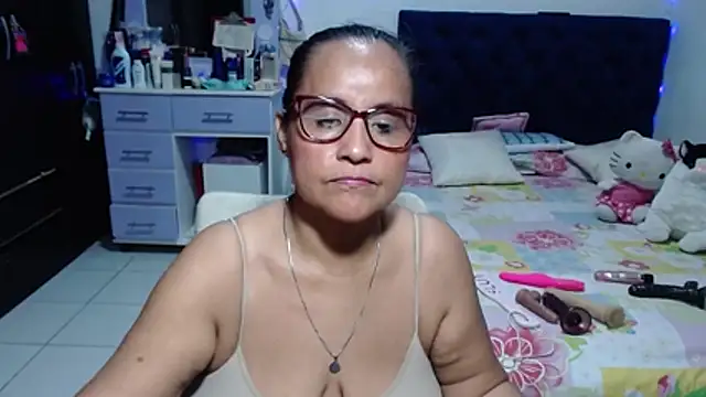 XXX chat uživo modela pervert_mommy_