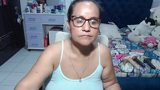pervert_mommy_'s Webcam Show