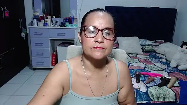 pervert_mommy_'s Live XXX Chat