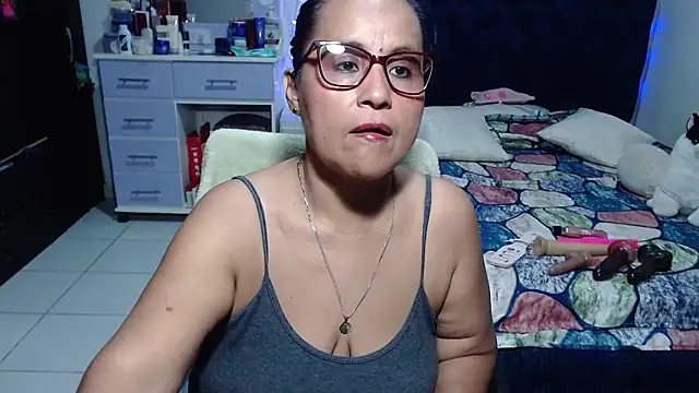 pervert_mommy_ Adlı Modelin Canlı XXX Sohbeti