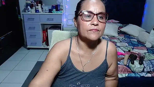 pervert_mommy_'s Live XXX Chat