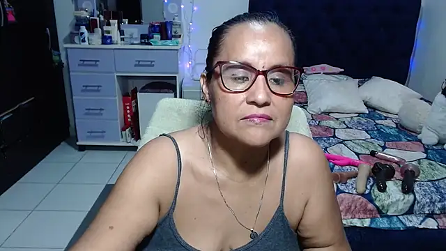 pervert_mommy_ Chat XXX in diretta