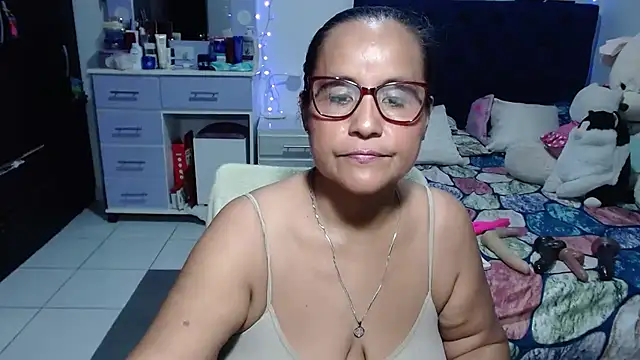 pervert_mommy_'s Webcam Show