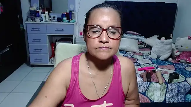 pervert_mommy_'s Live XXX Chat