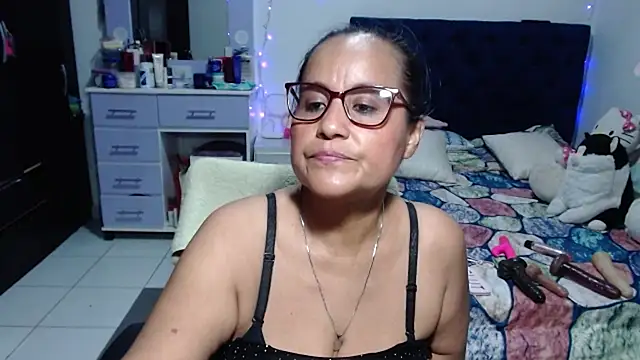 pervert_mommy_ Adlı Modelin Canlı XXX Sohbeti