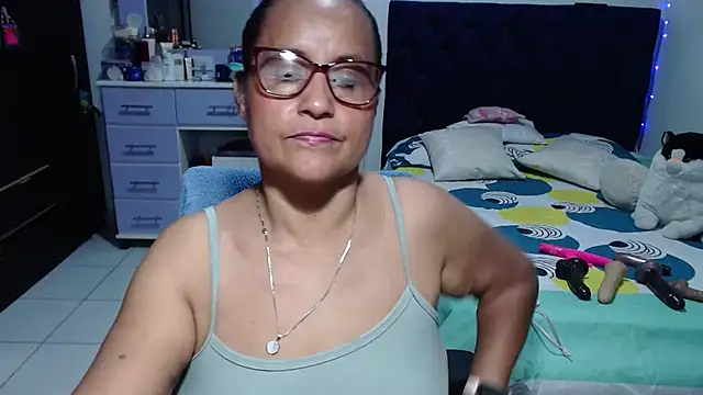 pervert_mommy_'s Live XXX Chat