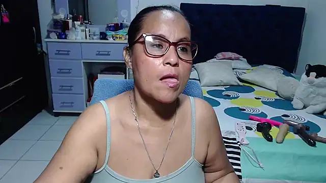 pervert_mommy_'s Live XXX Chat