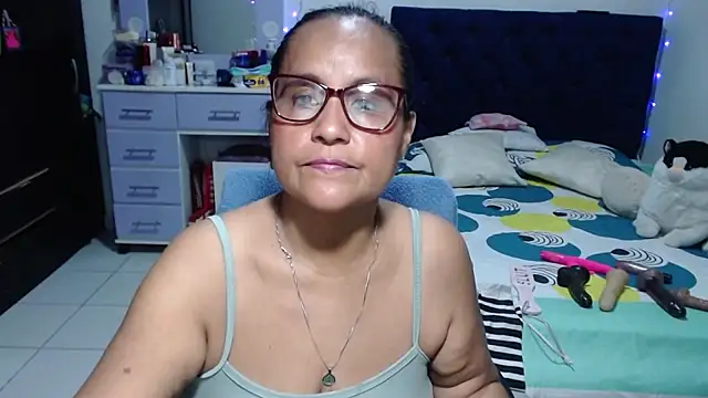 pervert_mommy_'s Live XXX Chat