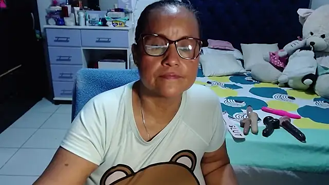 צ'אט XXX בשידור חי של pervert_mommy_