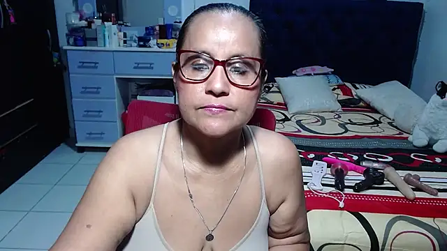 pervert_mommy_'s Live XXX Chat