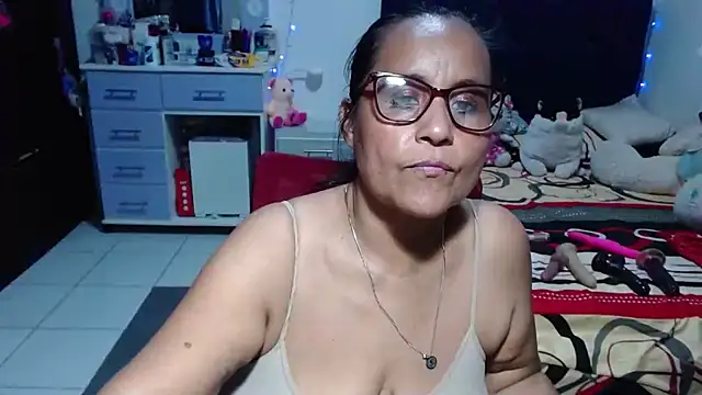 pervert_mommy_'s Webcam Show