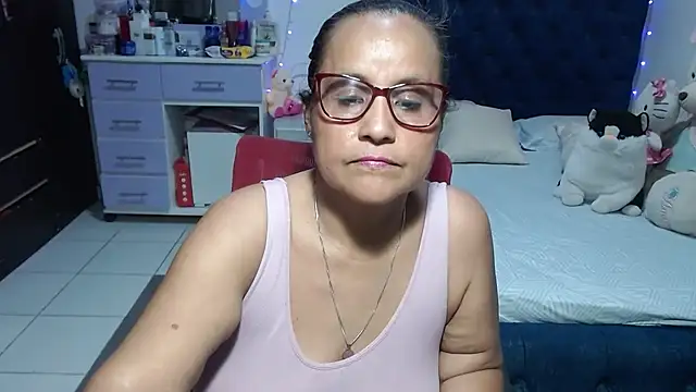 pervert_mommy_ élő XXX-chatje