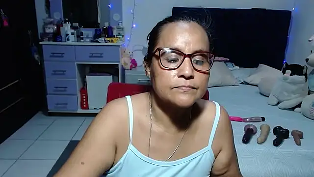 pervert_mommy_ Adlı Modelin Web Kamerası Şovu
