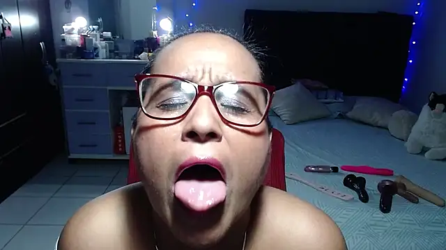 צ'אט XXX בשידור חי של pervert_mommy_