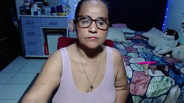 pervert_mommy_'s Live XXX Chat