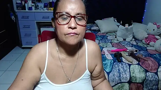 pervert_mommy_ Adlı Modelin Canlı XXX Sohbeti